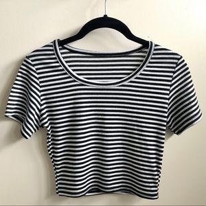 ❌SOLD❌ Short Sleeve Striped Black White Crop Top